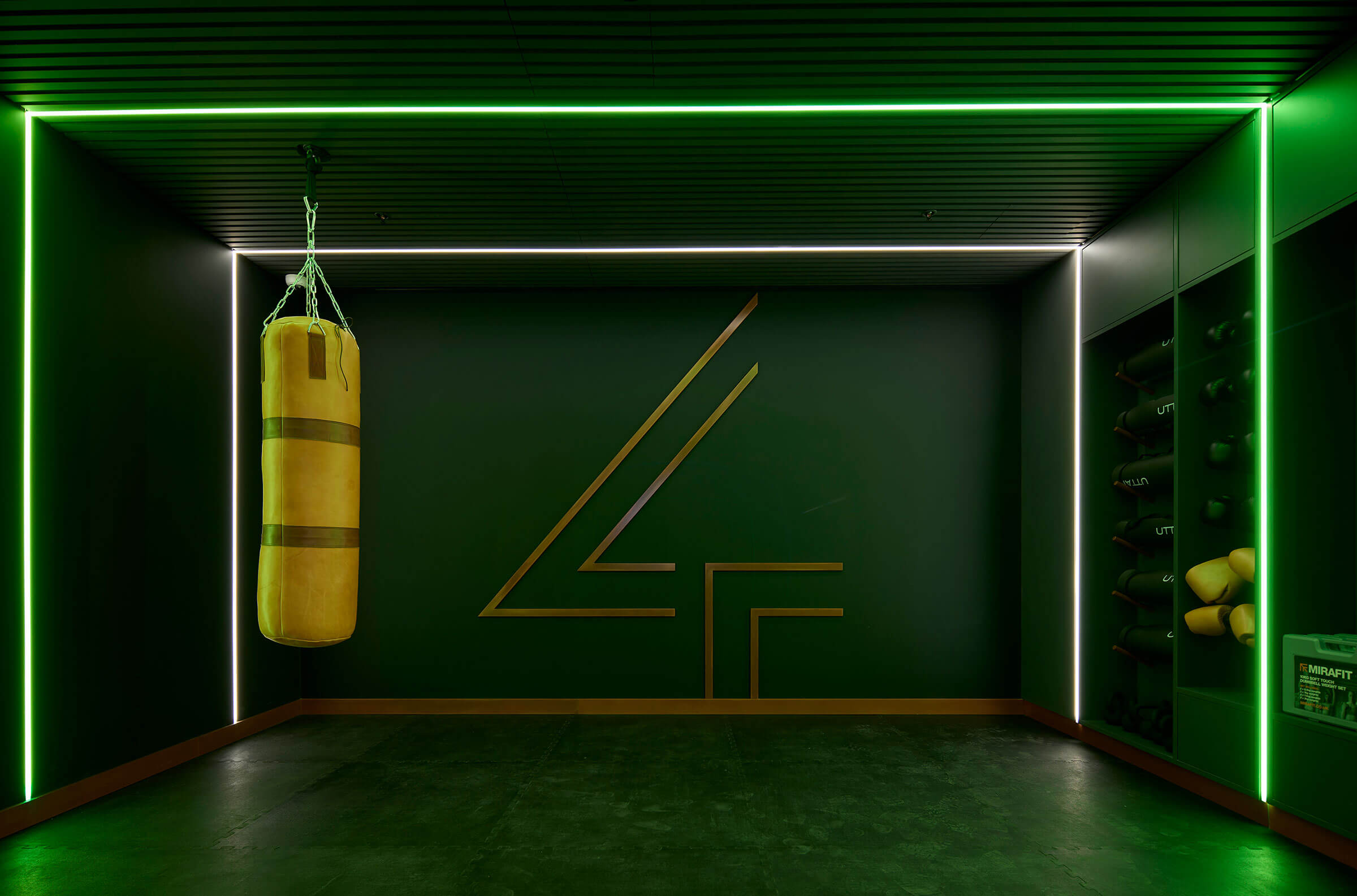 SPACE TO WORK, CATCH-UP + RELAX